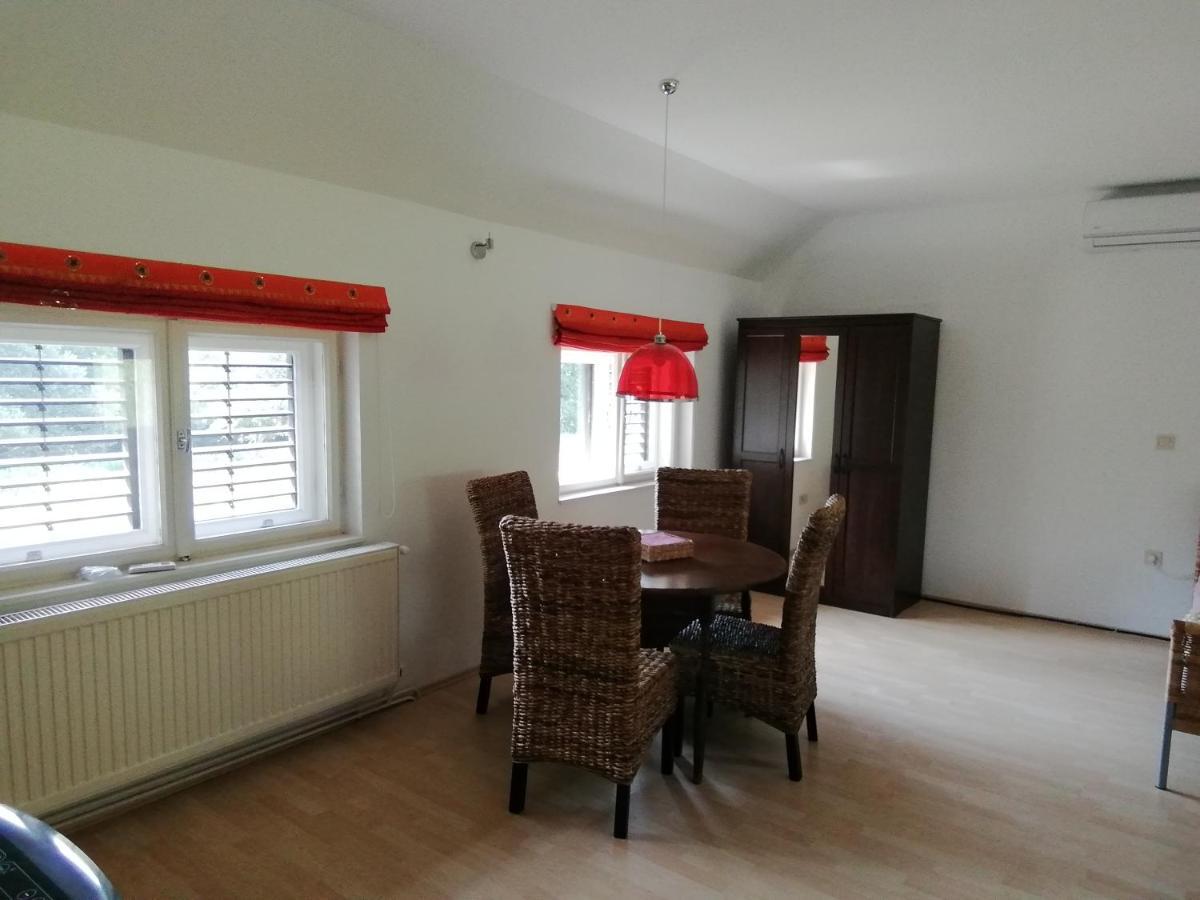 Apartmán Waldhaus Pat Galambok Exteriér fotografie
