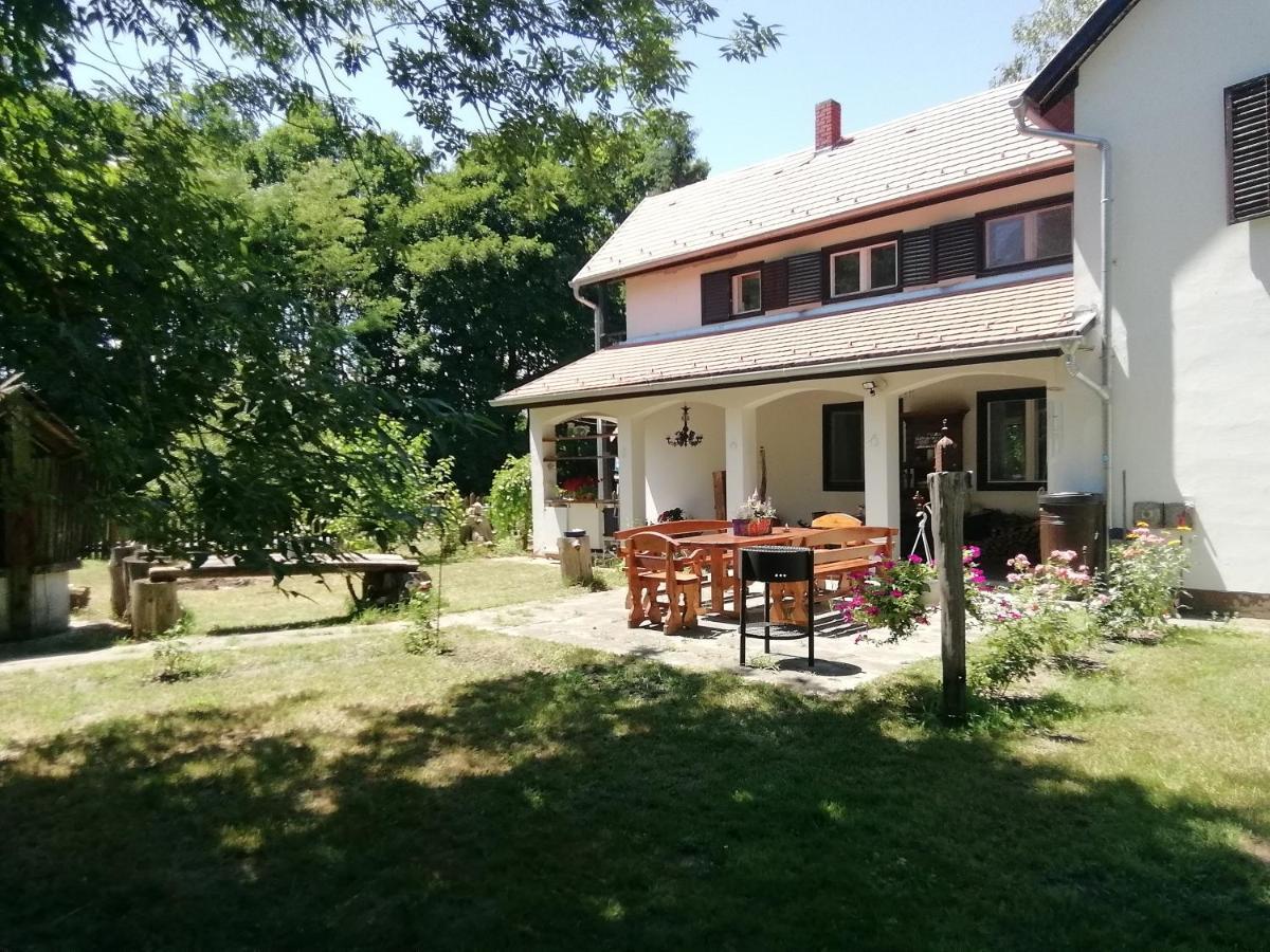 Apartmán Waldhaus Pat Galambok Exteriér fotografie